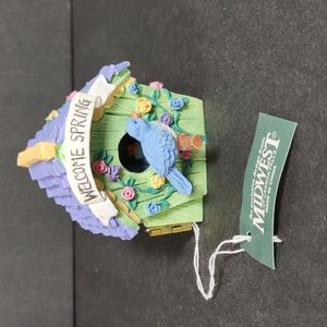 "Welcome Spring" Bluebird Family Birdhouse